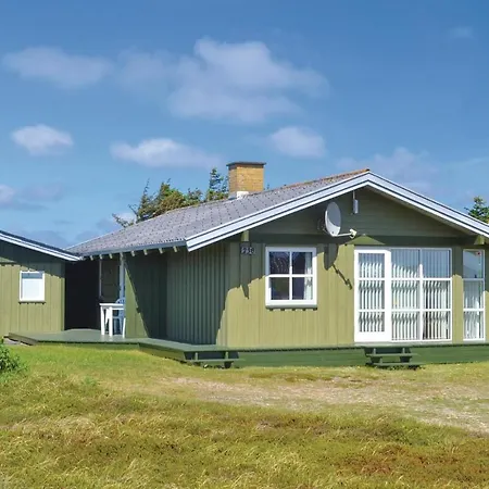 2 Bedroom Amazing In Hvide Sande Holiday home *