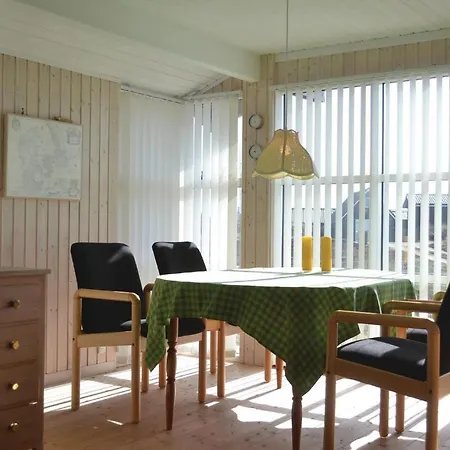 2 Bedroom Amazing In Hvide Sande *