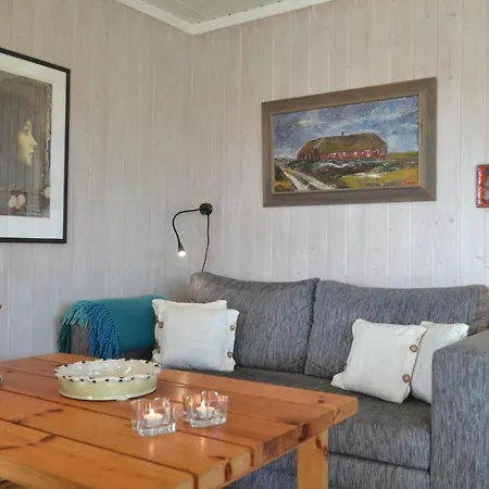 2 Bedroom Amazing In Hvide Sande Holiday home *