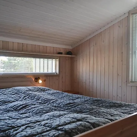 2 Bedroom Amazing In Hvide Sande Holiday home